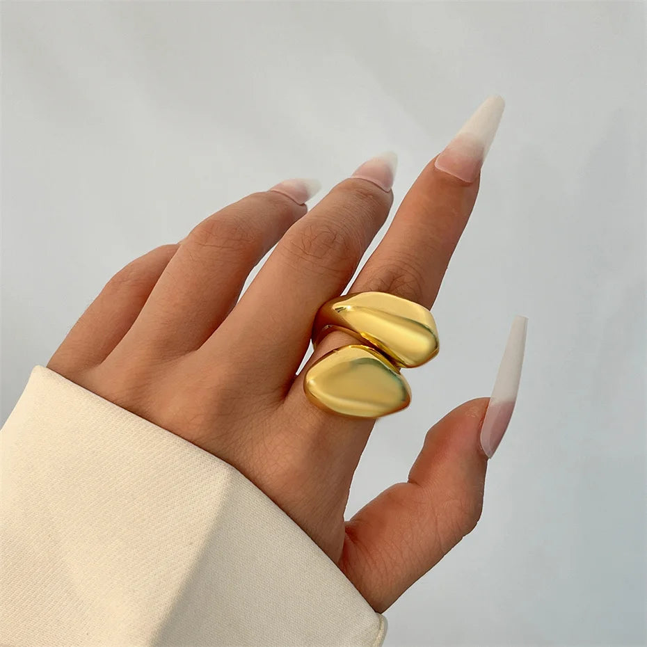 Ophira Ring – Vintage-Inspired Geometric Snake Band