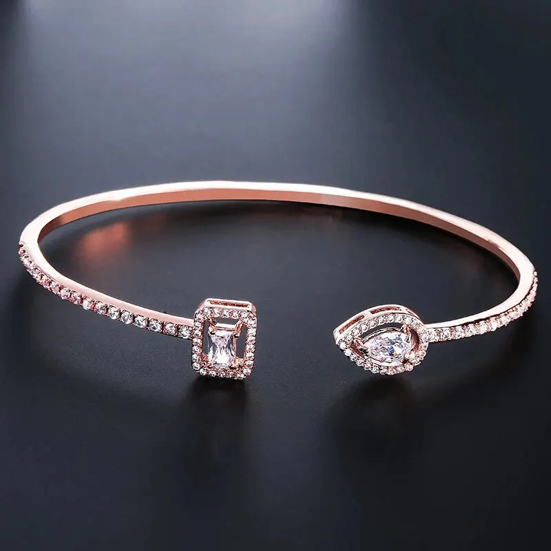 Luxury Gold Geometric Cuff Bangle – Cubic Zirconia Style Bracelet