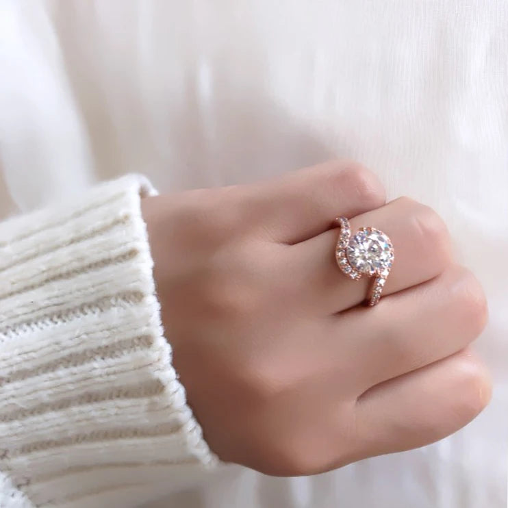 Radiant Red Crystal Ring β Elegant Statement Jewelry with Bold Gemstone