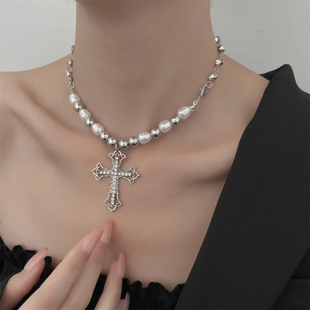 Elegant Heart Zircon Pendant Necklace β Multilayer Clavicle Chain with Magnetic Clasp