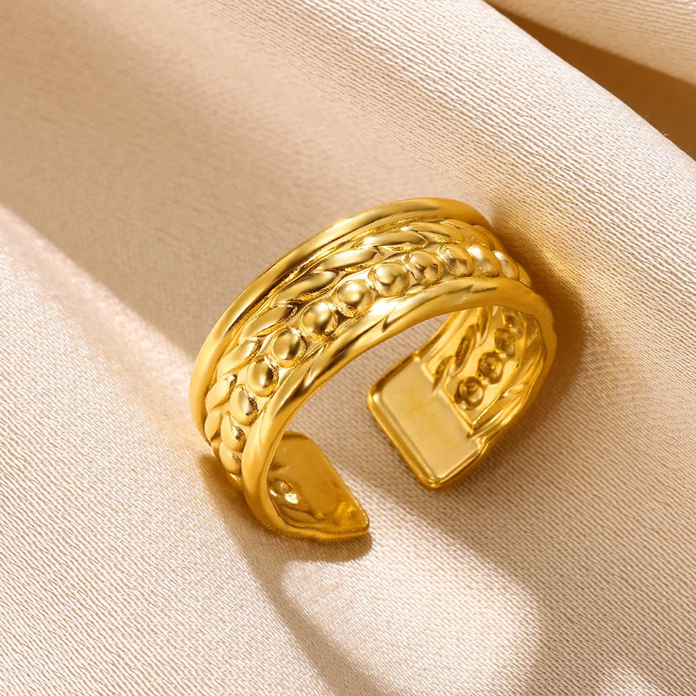 Stella Nova Rings – Adjustable Gold-Tone Stainless Steel with Star & Shell