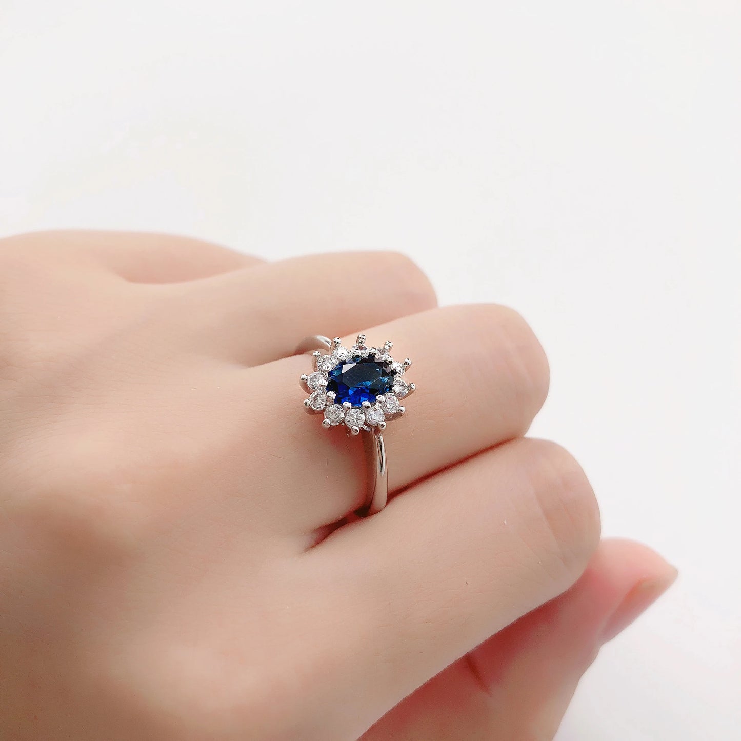 Premium Red Crystal Ring – Rose Gold With Gems