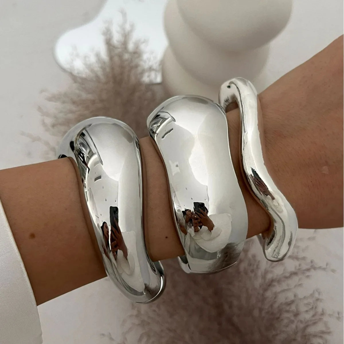Vintage Wide Statement Cuff Bangle – Gold & Silver Tone Geometric Metal Spring Bracelet