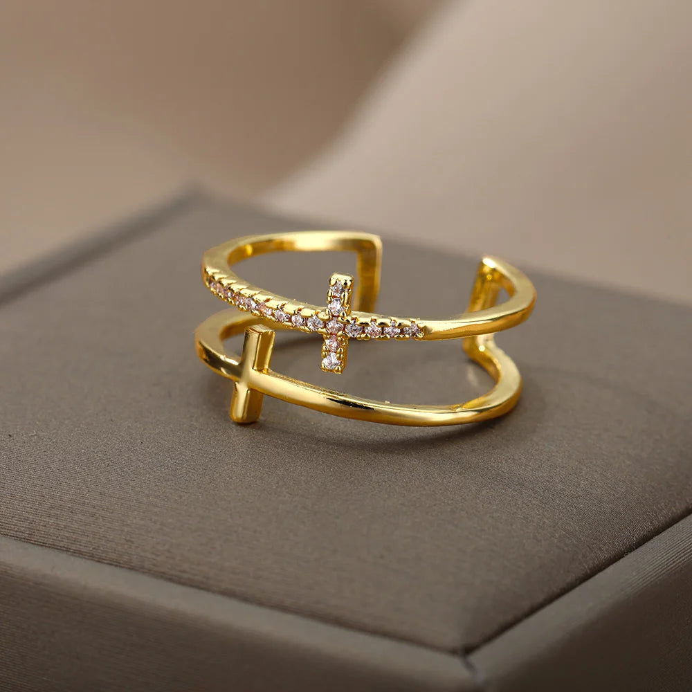 Lumiére Ring – Modern Gold-Tone Elegance