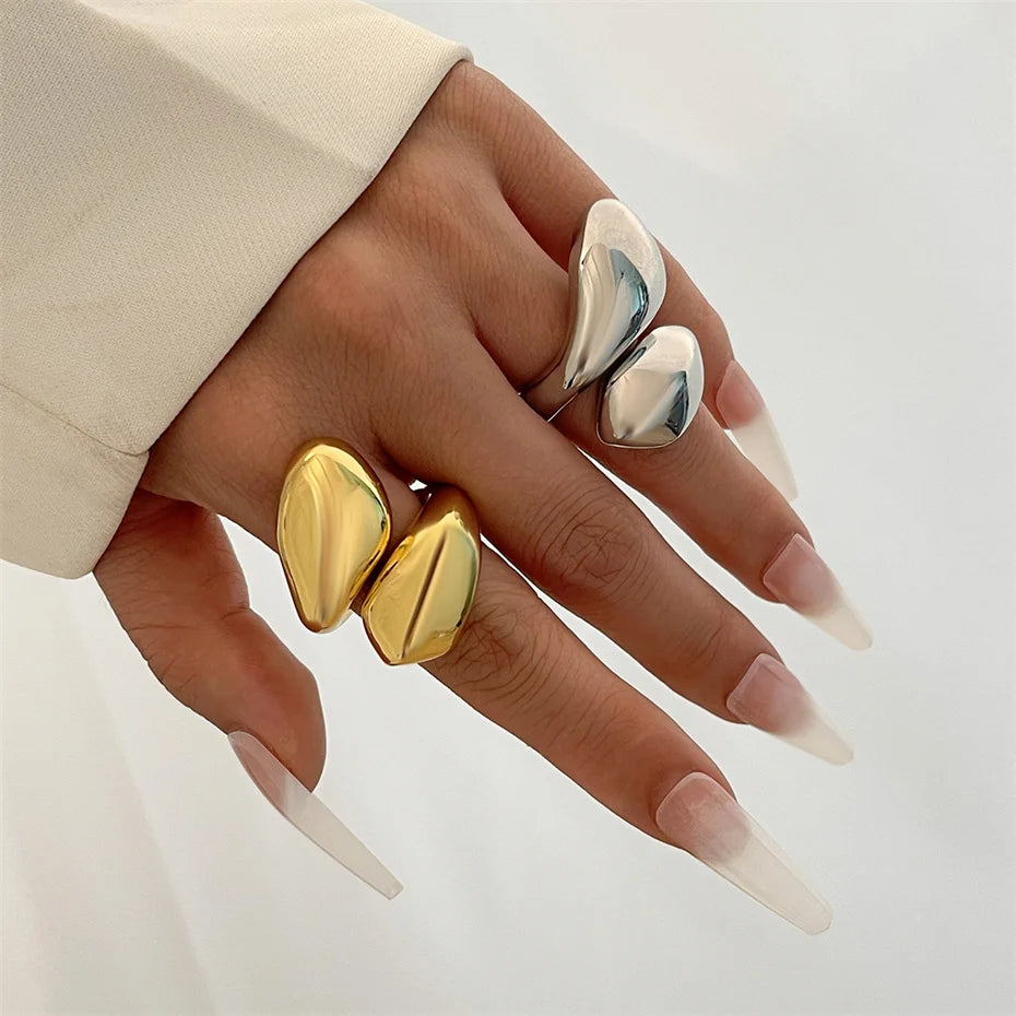 Ophira Ring – Vintage-Inspired Geometric Snake Band