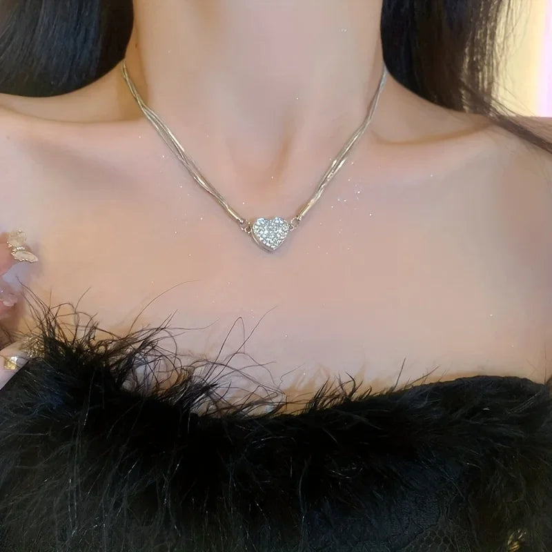 Elegant Heart Zircon Pendant Necklace – Multilayer Clavicle Chain with Magnetic Clasp
