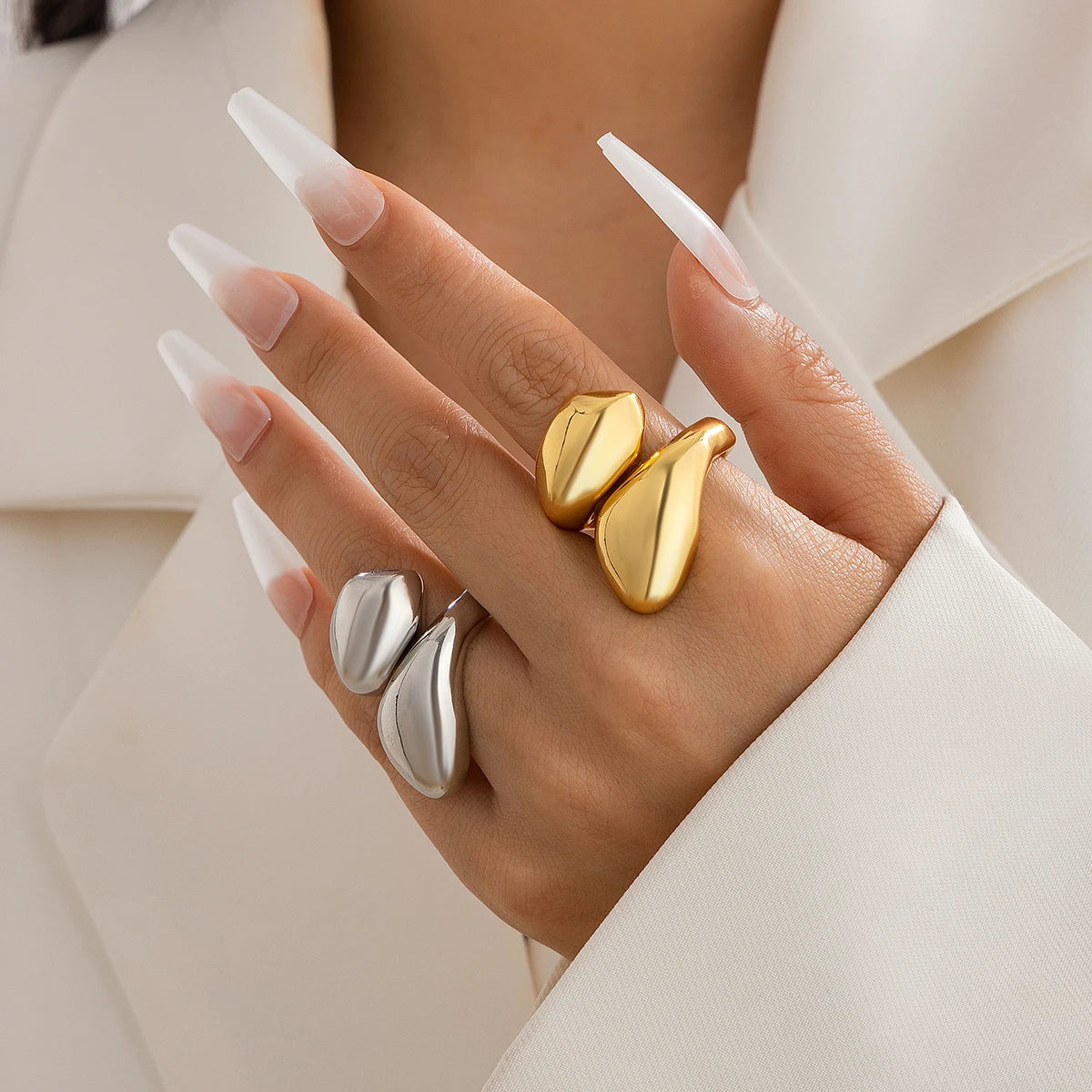 Ophira Ring – Vintage-Inspired Geometric Snake Band