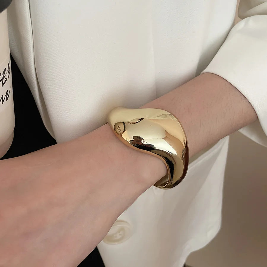 The Paradox Cuff – Asymmetrical Geometric Statement