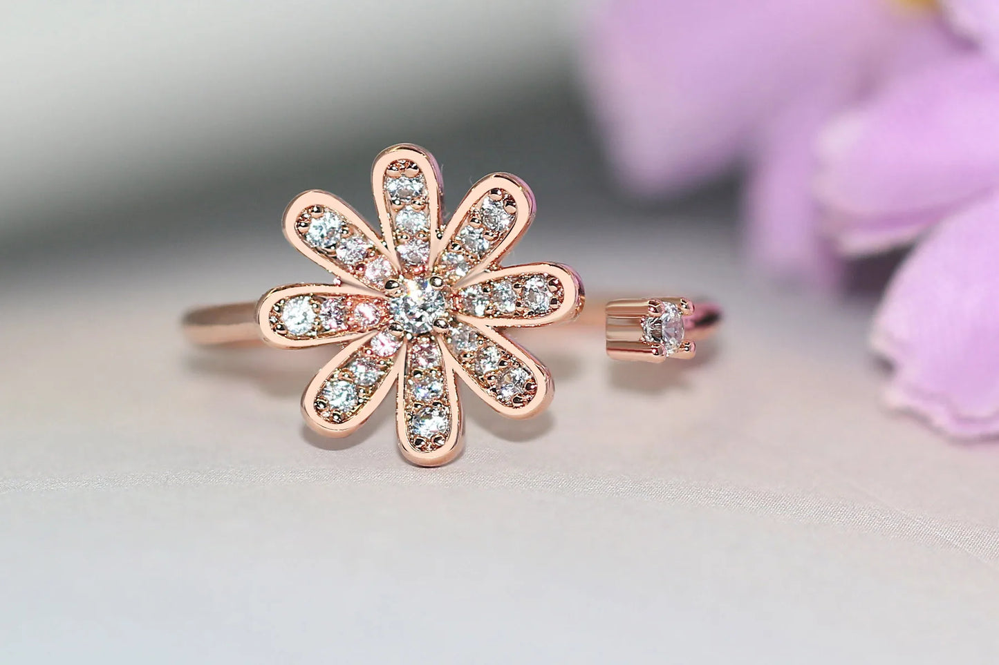 Chic Flower Finger Ring – Rose Gold Tone with Sparkling Gem