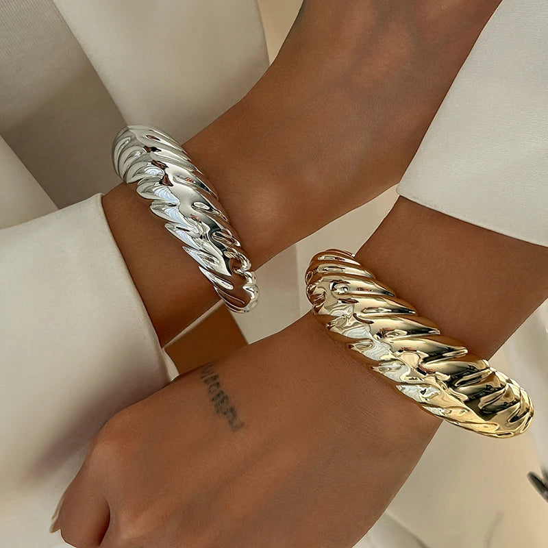 Sculpted Curve Bangle – Bold Irregular Statement Cuff