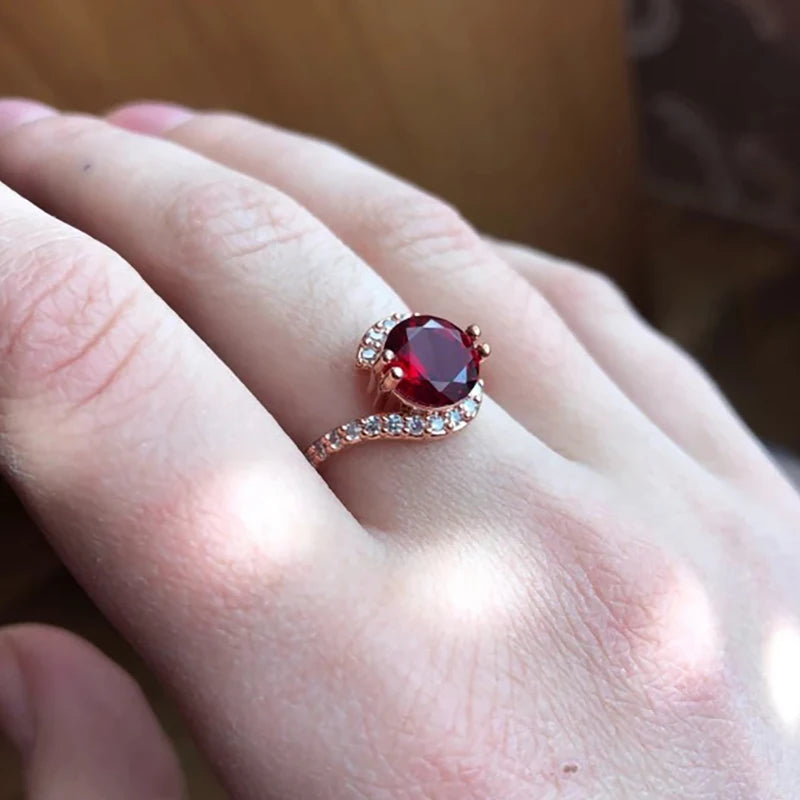 Radiant Red Crystal Ring – Elegant Statement Jewelry with Bold Gemstone