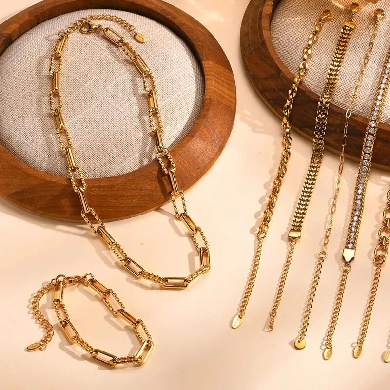 18K Gold Veyra Twist Bracelet – Chunky Adjustable Gold Stainless Steel Chain