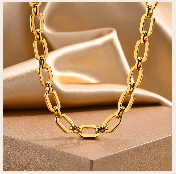 Mariner Luxe Necklace – Chunky Oval Link Gold Tone Chain