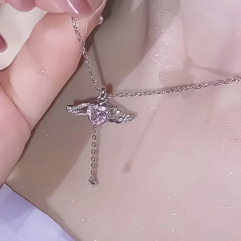 Elegant Heart Zircon Pendant Necklace – Multilayer Clavicle Chain with Magnetic Clasp