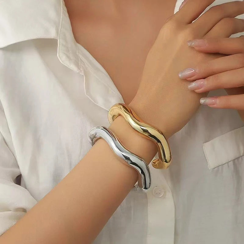 Sculpted Curve Bangle – Bold Irregular Statement Cuff