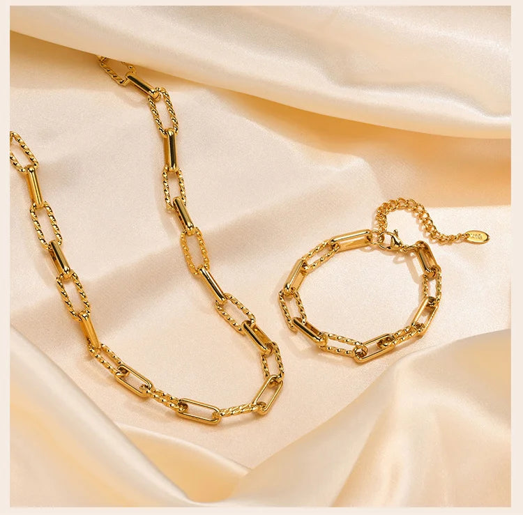 18K Gold Veyra Twist Bracelet – Chunky Adjustable Gold Stainless Steel Chain