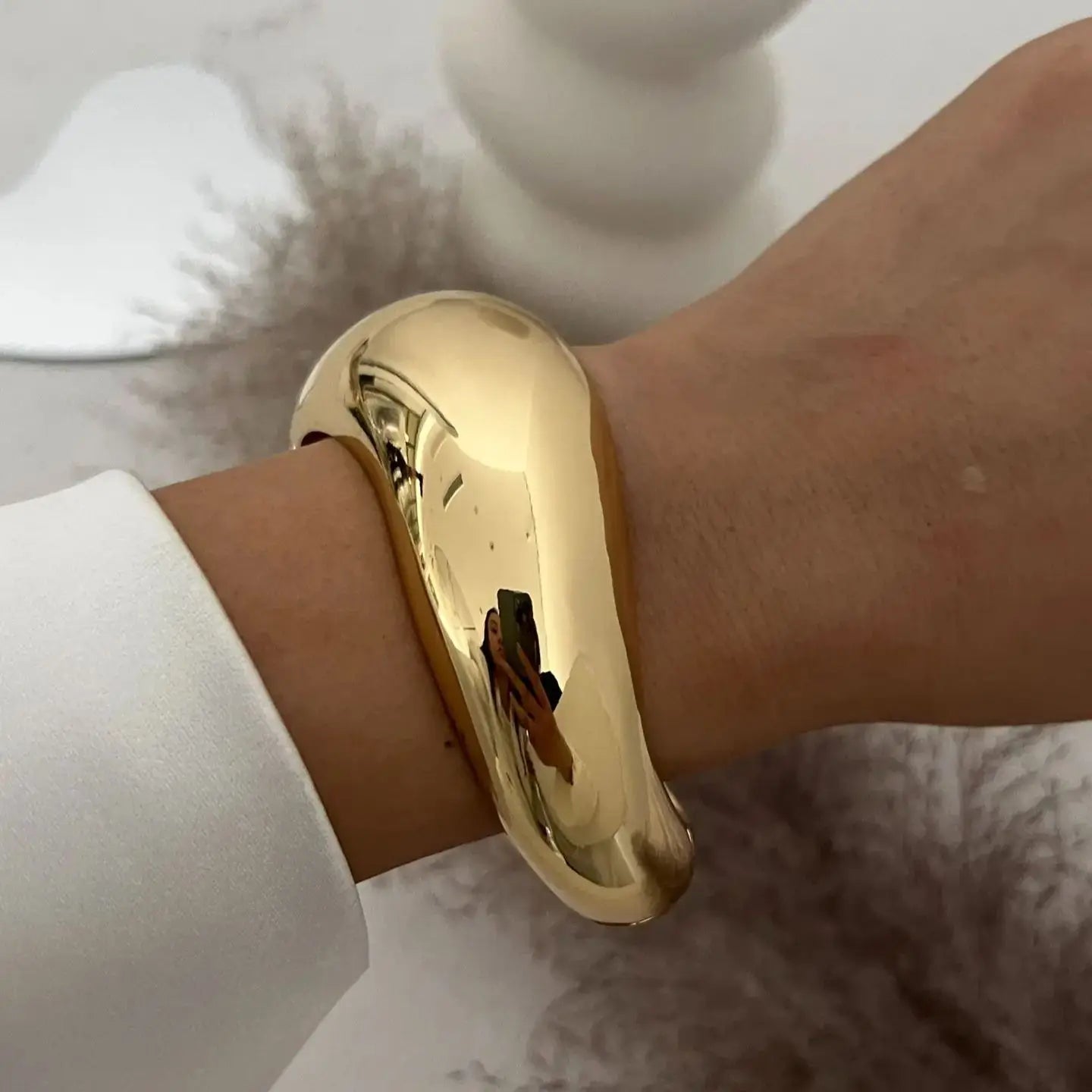 Vintage Wide Statement Cuff Bangle – Gold & Silver Tone Geometric Metal Spring Bracelet