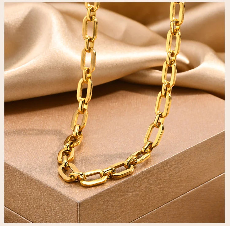 Mariner Luxe Necklace – Chunky Oval Link Gold Tone Chain