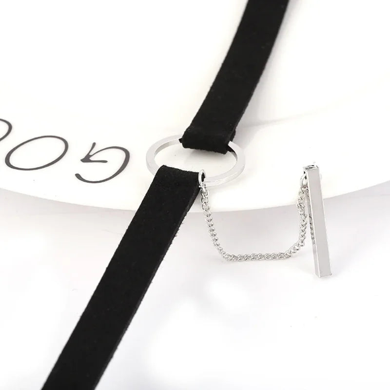 Velvet Choker Necklace – Dainty Bar & Circle Pendant in Black and Brown Rope Design