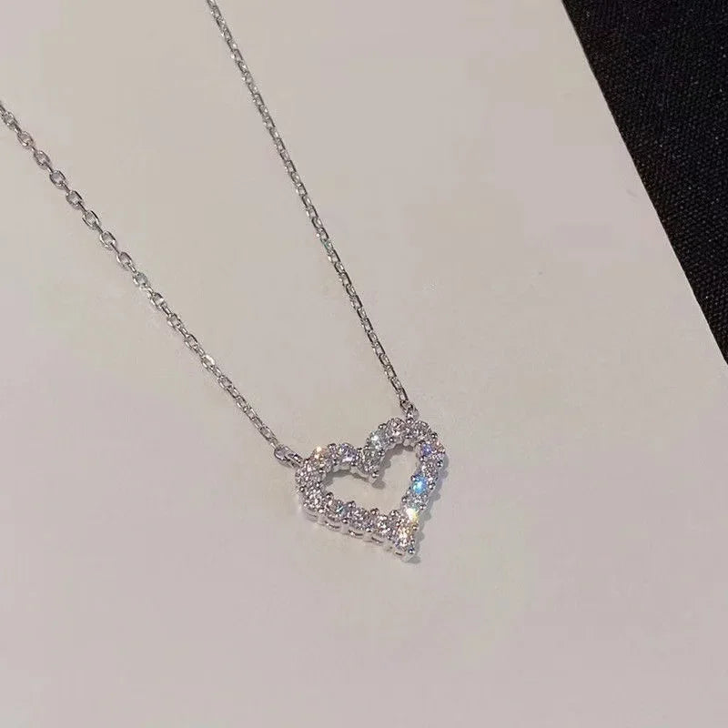 Elegant Heart Zircon Pendant Necklace – Multilayer Clavicle Chain with Magnetic Clasp
