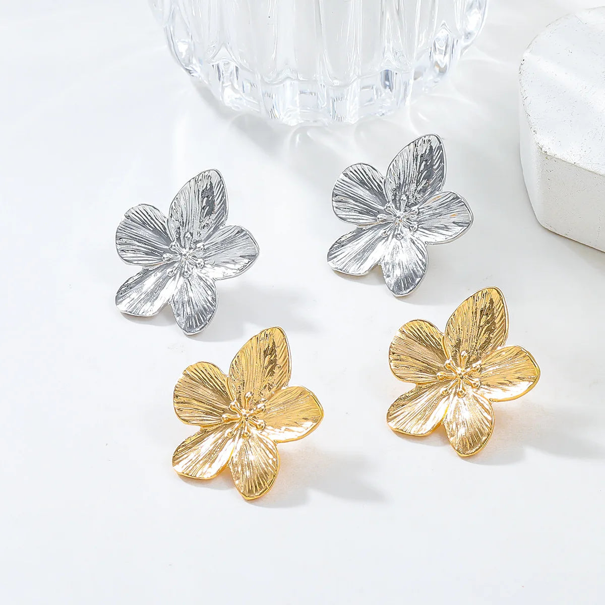 Petal Arc Set – Chic Gold-Tone Flower Earrings for Every Occasion