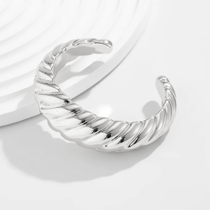 Sculpted Curve Bangle – Bold Irregular Statement Cuff