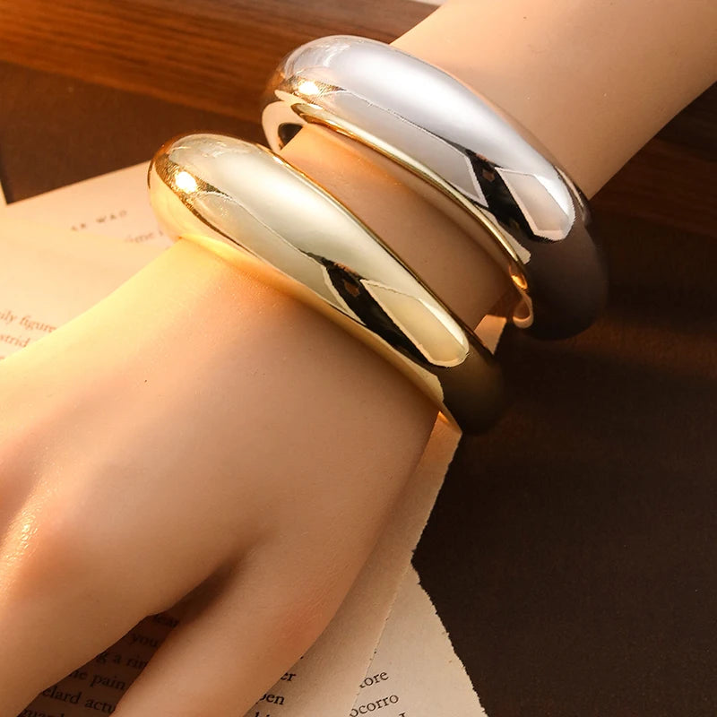 Sculpted Curve Bangle – Bold Irregular Statement Cuff