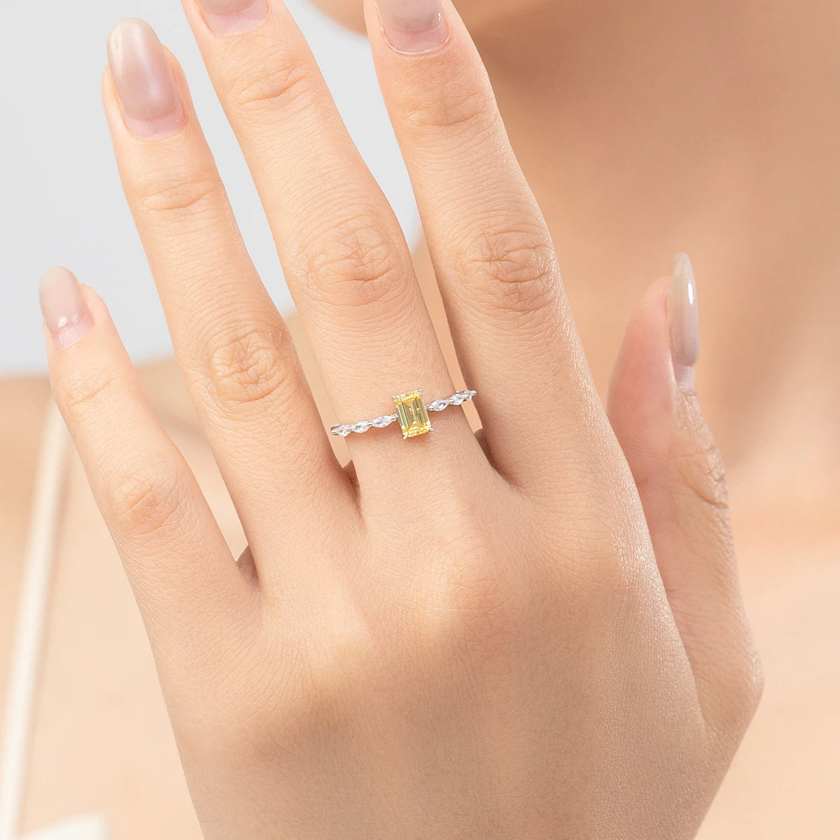Exquisite Emerald-Cut Pink or Yellow Zirconia Ring in Pure 925 Sterling Silver
