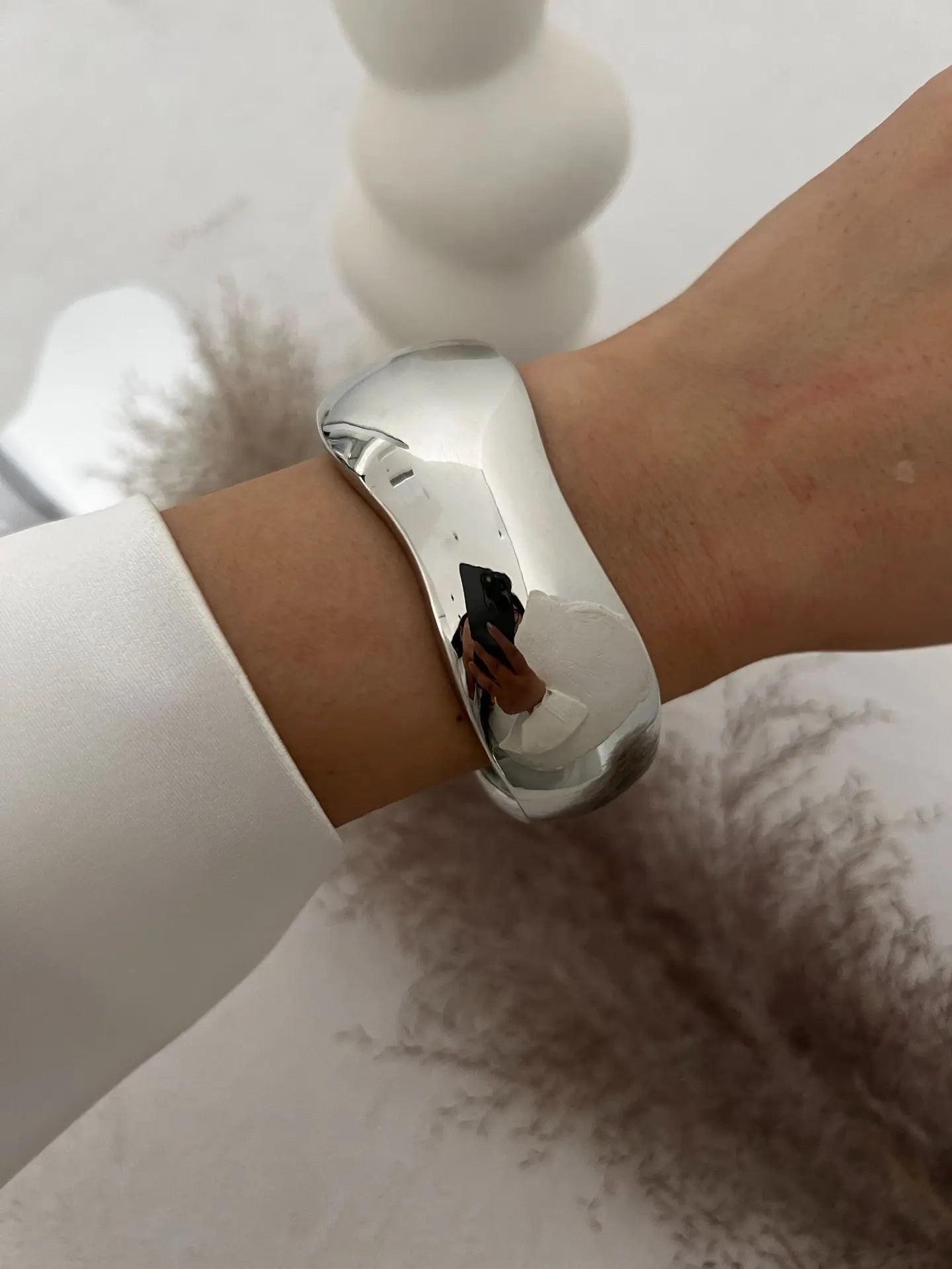 Vintage Wide Statement Cuff Bangle – Gold & Silver Tone Geometric Metal Spring Bracelet