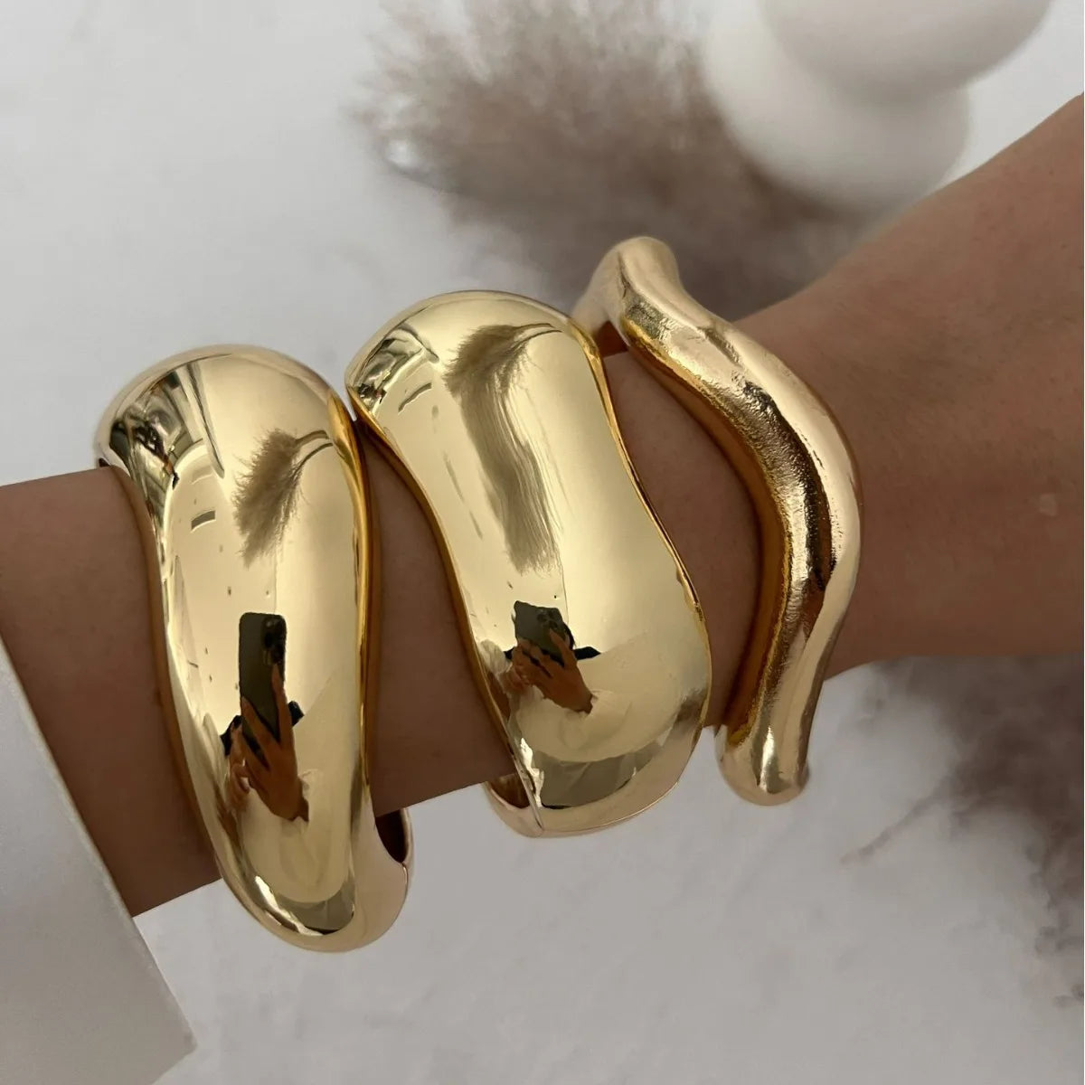 Vintage Wide Statement Cuff Bangle – Gold & Silver Tone Geometric Metal Spring Bracelet