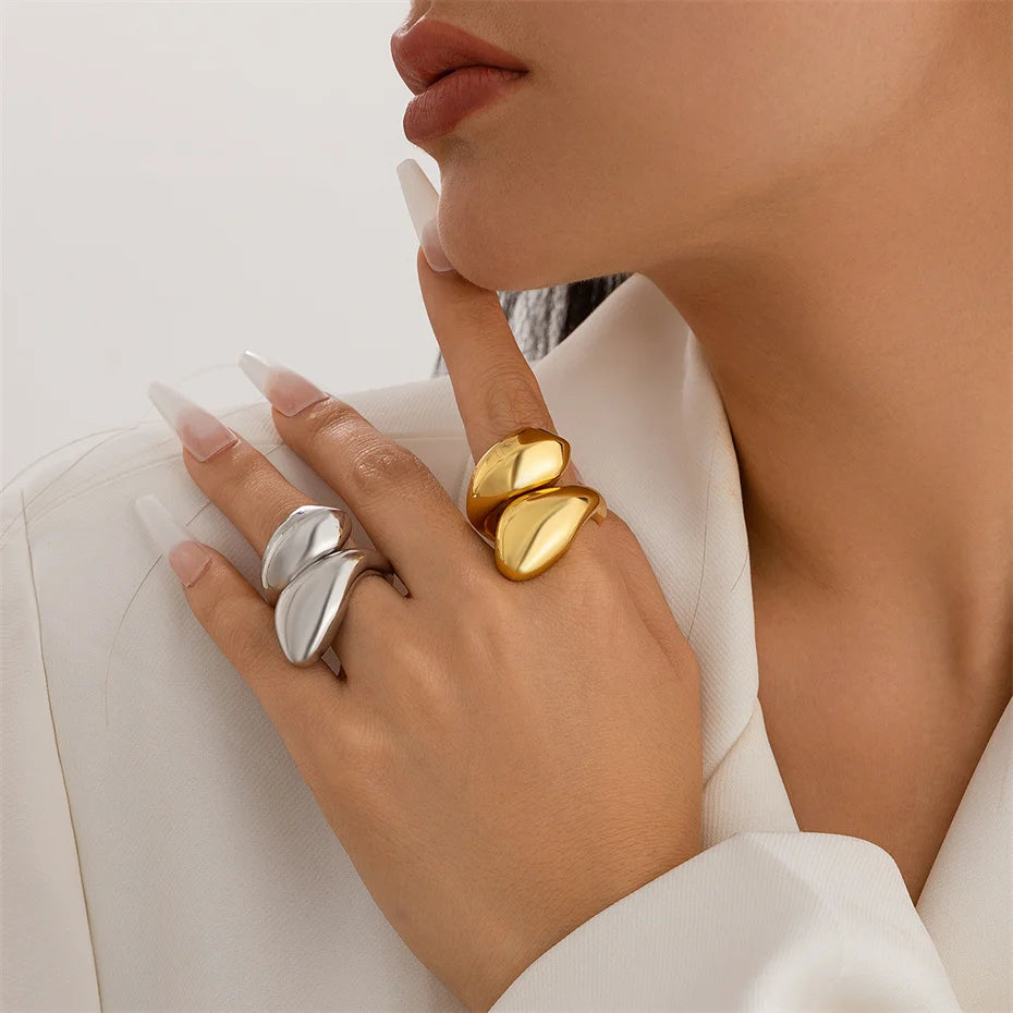 Ophira Ring – Vintage-Inspired Geometric Snake Band