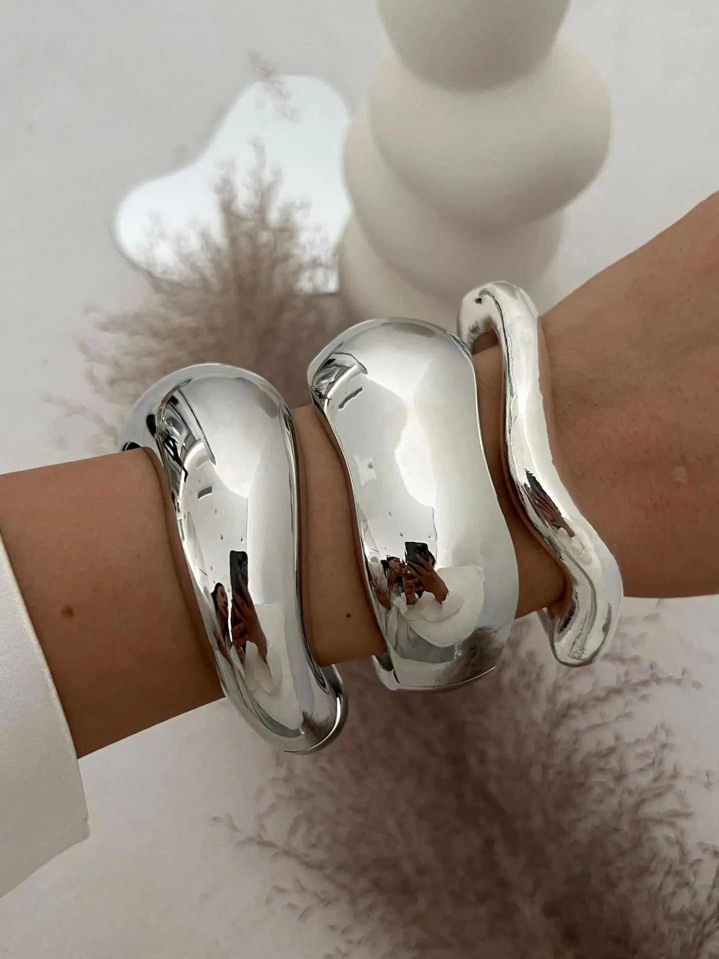 Vintage Wide Statement Cuff Bangle – Gold & Silver Tone Geometric Metal Spring Bracelet