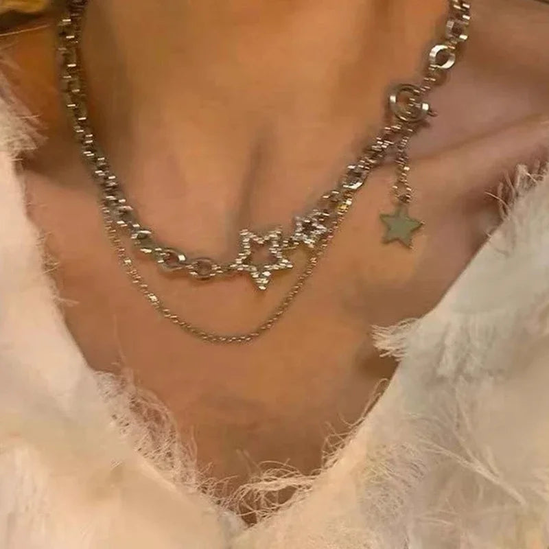 Elegant Heart Zircon Pendant Necklace – Multilayer Clavicle Chain with Magnetic Clasp