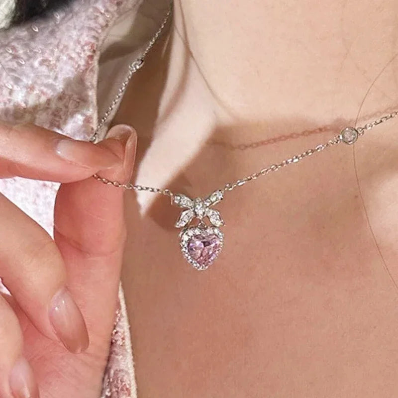 Elegant Heart Zircon Pendant Necklace – Multilayer Clavicle Chain with Magnetic Clasp
