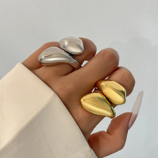 Ophira Ring – Vintage-Inspired Geometric Snake Band