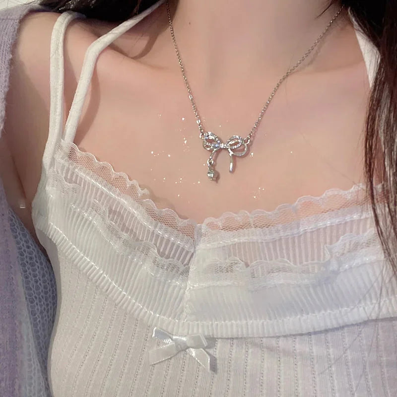 Elegant Heart Zircon Pendant Necklace – Multilayer Clavicle Chain with Magnetic Clasp
