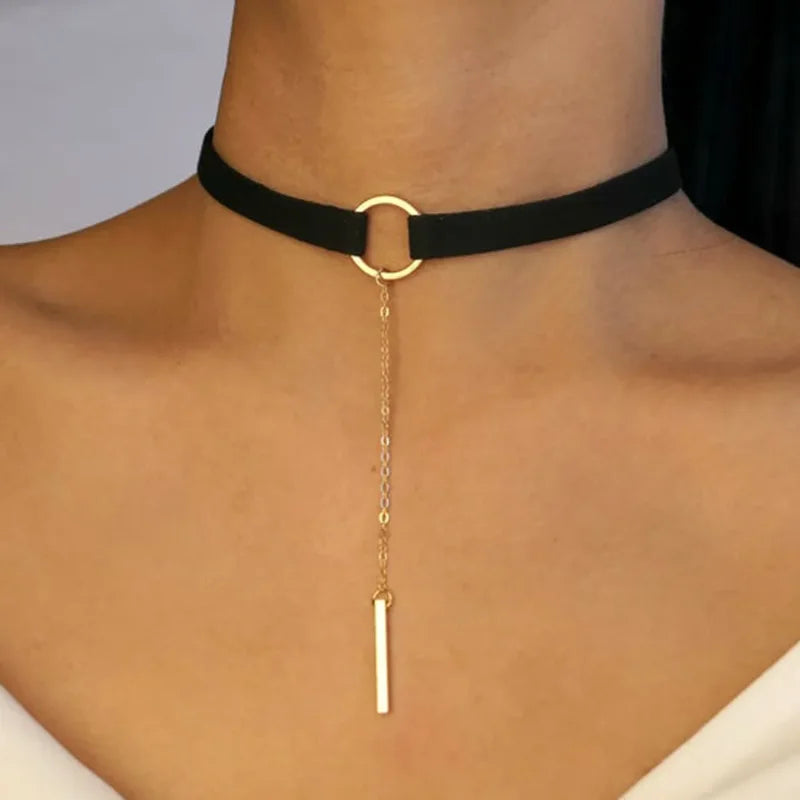 Velvet Choker Necklace – Dainty Bar & Circle Pendant in Black and Brown Rope Design