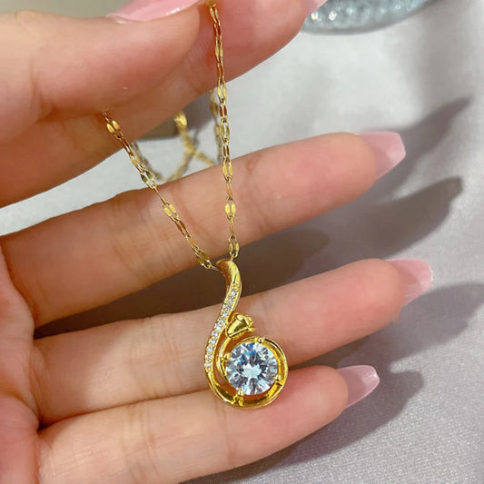 Eternal Shine: Luxe Gold Clavicle Link Necklace